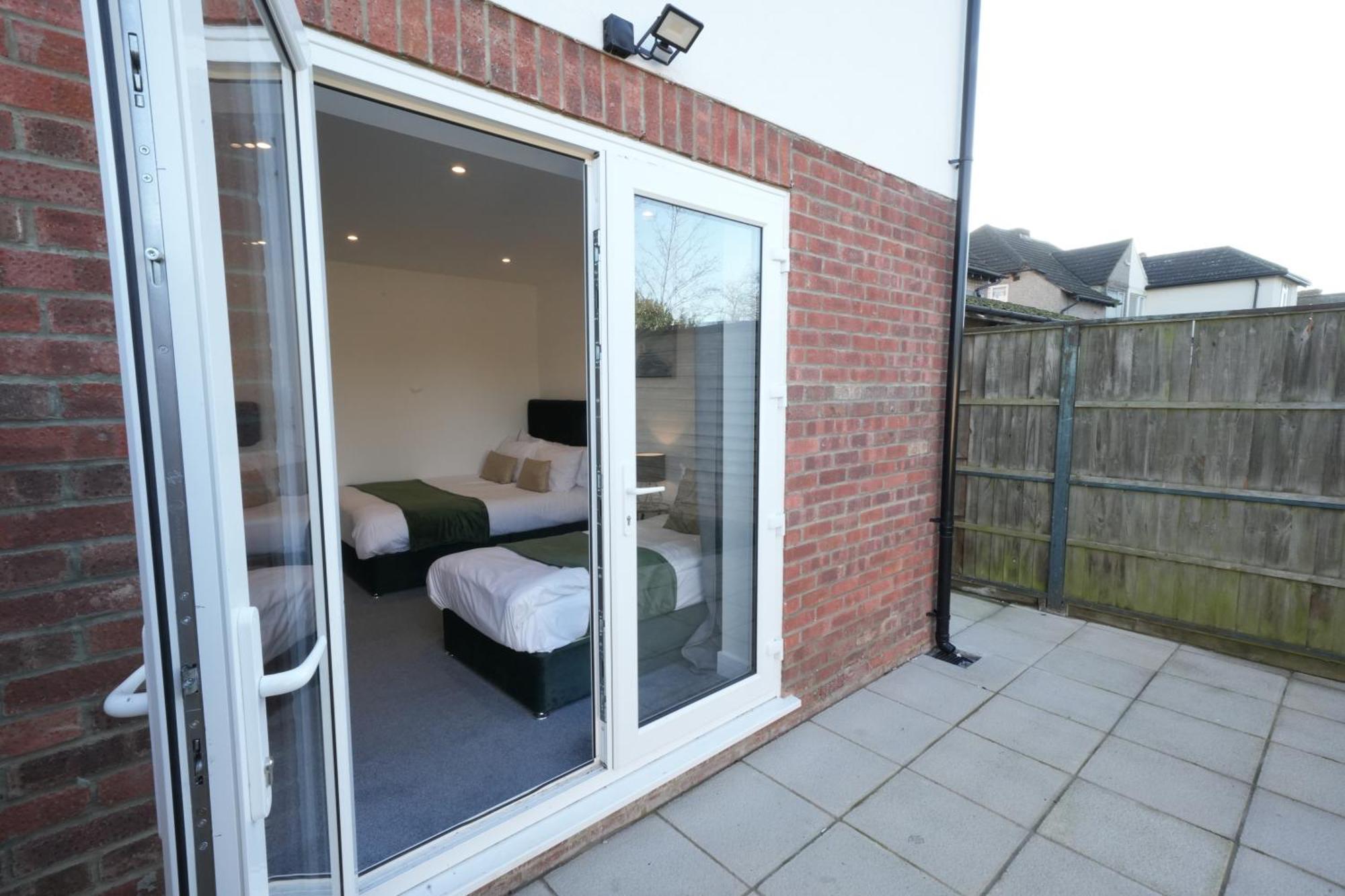 Appartamento 10 Min Drive To Airport - Free Parking - 15 Min Bus Ride - Ev Charge Available Stanwell