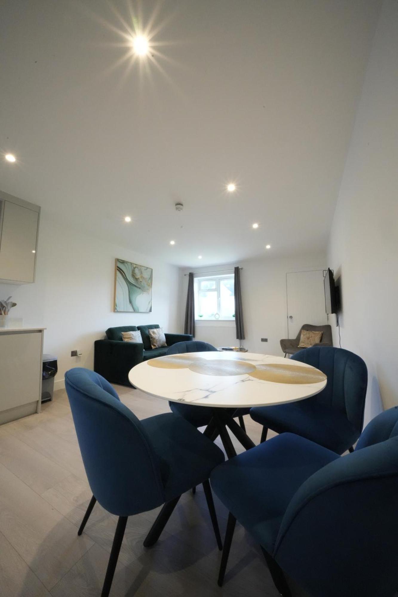 Appartamento 10 Min Drive To Airport - Free Parking - 15 Min Bus Ride - Ev Charge Available Stanwell