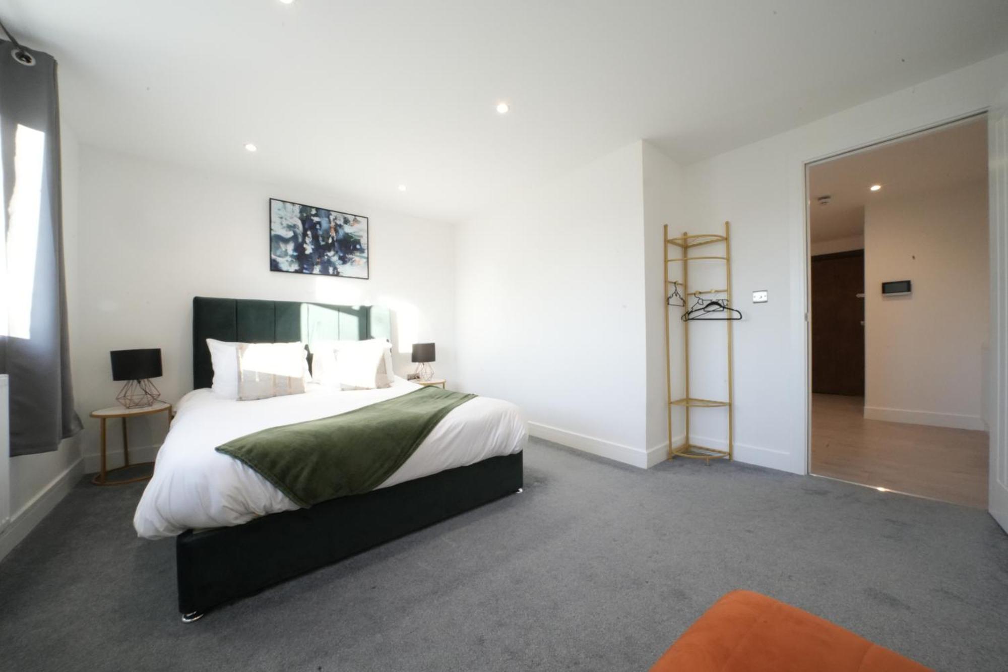Appartamento 10 Min Drive To Airport - Free Parking - 15 Min Bus Ride - Ev Charge Available Stanwell
