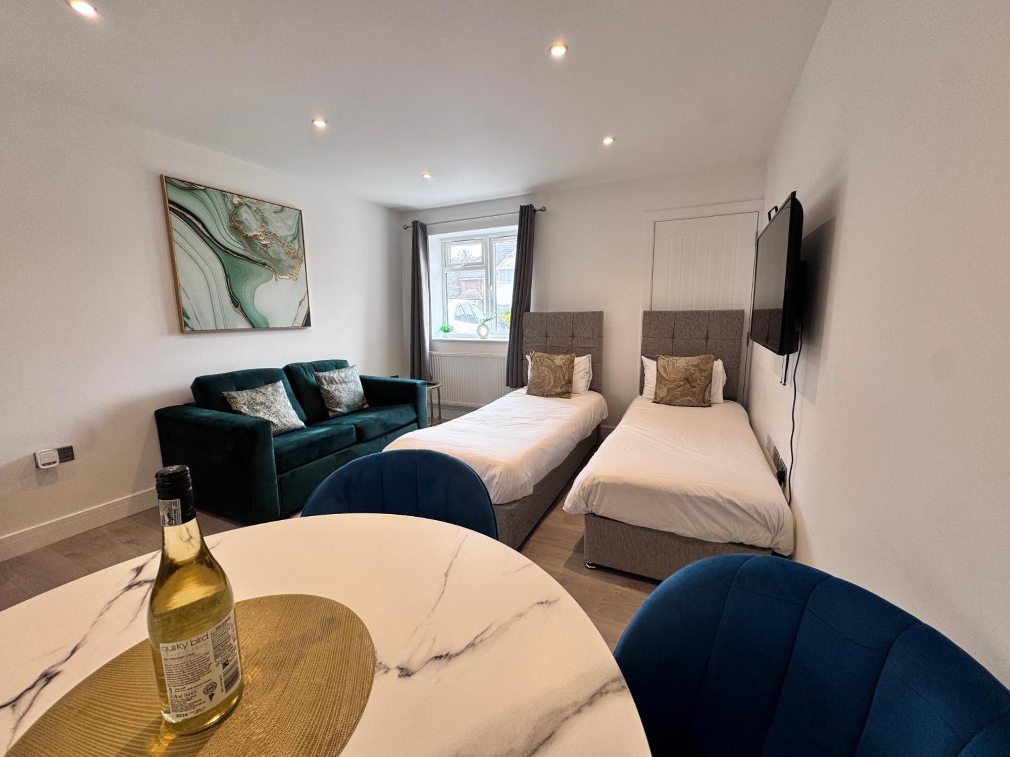 Appartamento 10 Min Drive To Airport - Free Parking - 15 Min Bus Ride - Ev Charge Available Stanwell